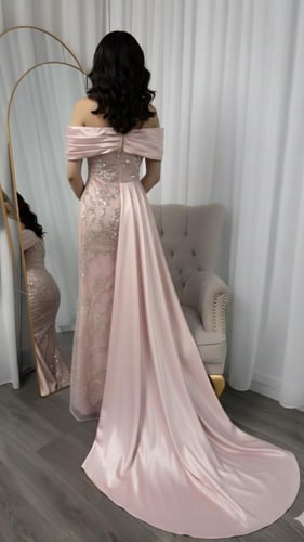 فستان إيفانا