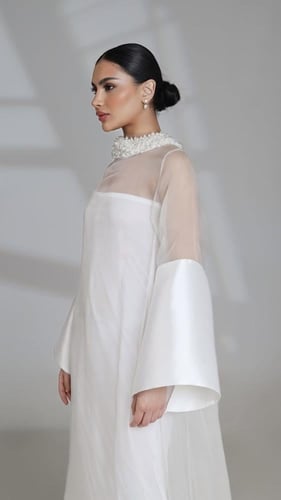 فستان ابيض لول