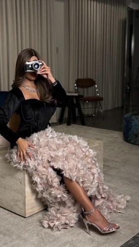 فستان ريشـه