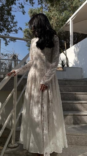 فستان ابيض فرنسي