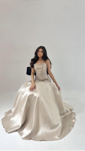 فستان ياسينا