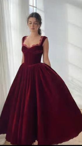 فستان جوخ برغندي