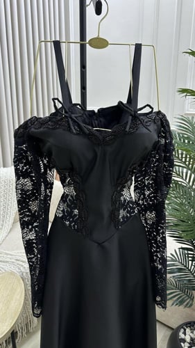 فستان دانتيل فرنسي