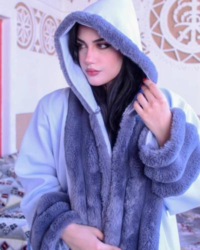 فروة نسائية"سحر الشتاء"