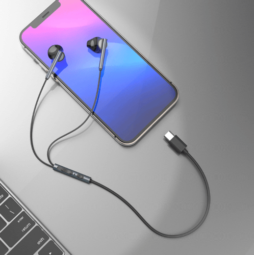 سماعة اذن سلكية بمنفذ التايب سي - أسود