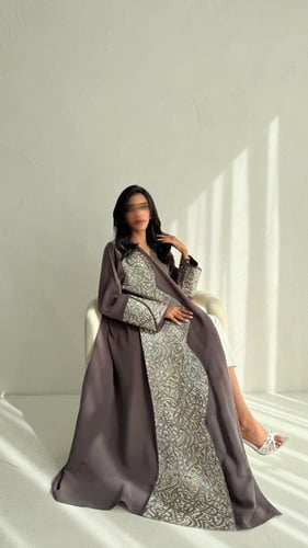 عباية كريب رمادي