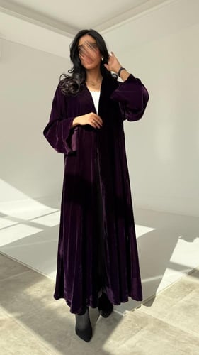 عباية مخمل مبطن موف