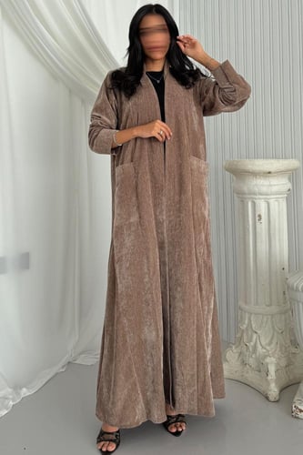 عباية مخمل قطيفة بجيوب أمامية بني