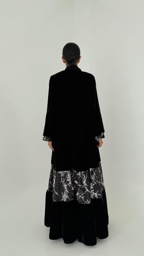 عباية مخمل كسرات