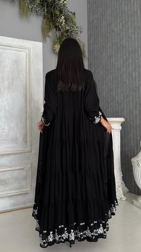 عباية كريب ملكي أسود