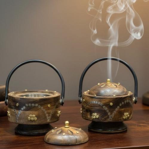 مبخرة خشب _ شيوخ _ بلمسة ذهبية أنيقة
