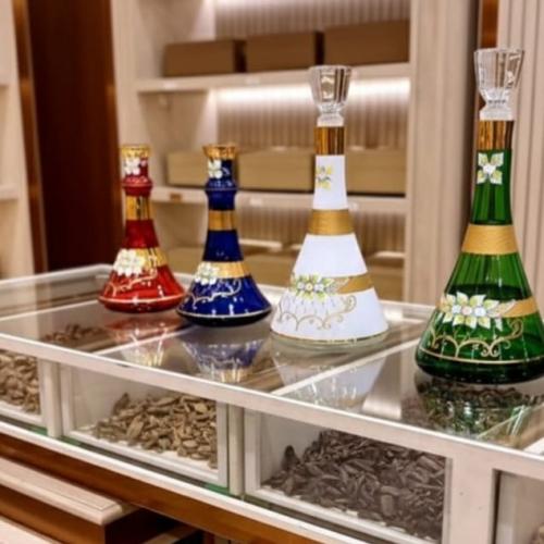زجاجة عطور شادان فاخر متوفرة بعدة الوان الازرق الم...