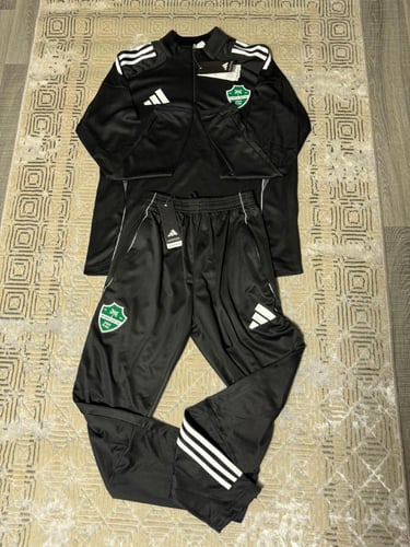 طقم شتوي تدريب نادي الاهلي السعودي الجديد 2026