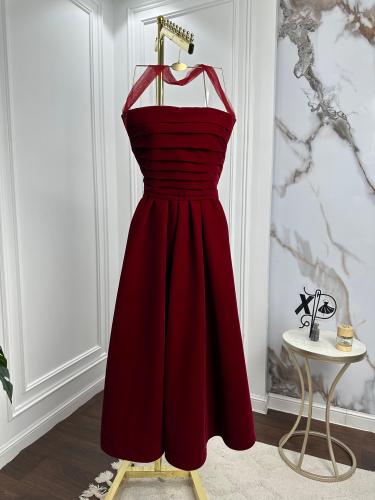 فستان احمر تصميم انيق