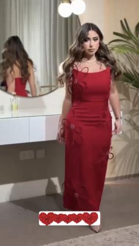 فستان احمر انيق