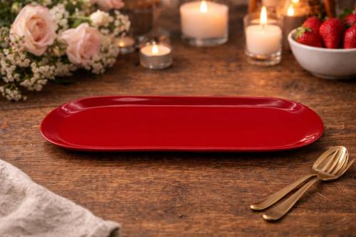 صحن تقديم احمر بتصميم فرنسي