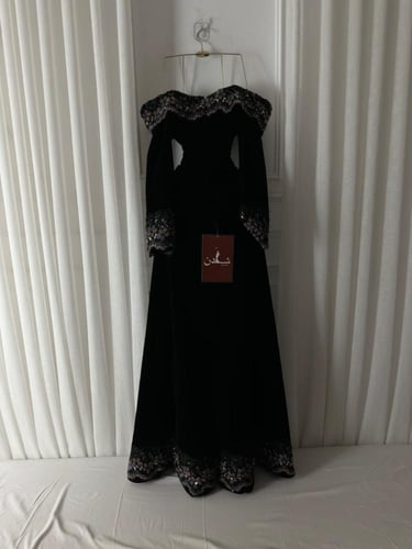 فستان اسود جوخ