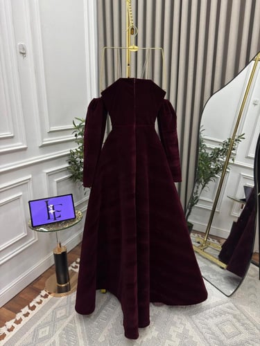 فستان عودي مخمل سهره