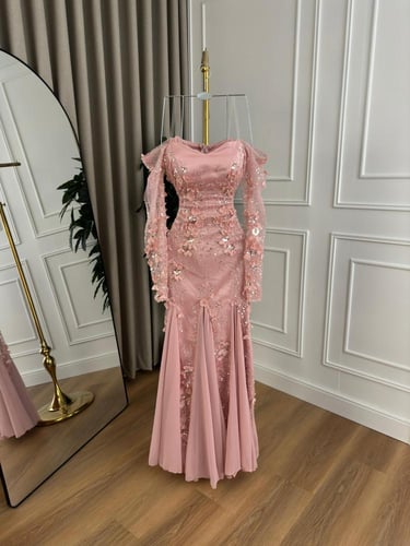 فستان وردي مورد فخم