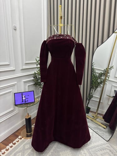 فستان عودي مخمل سهره