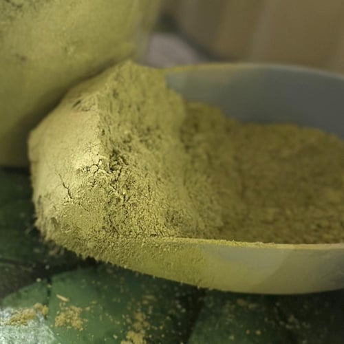 عشبة الوسمة لاخفاء الشيب _ 1000 ml