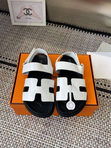 ايرميز Sandals