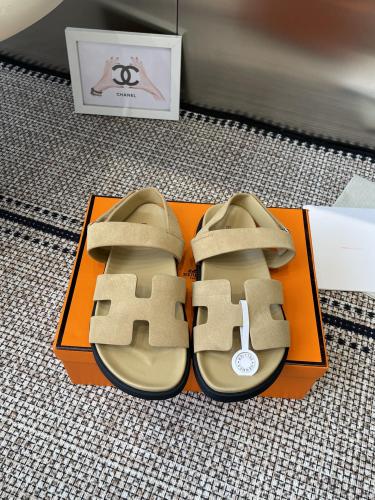 ايرميز Sandals