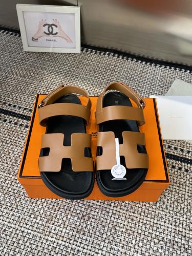 ايرميز Sandals