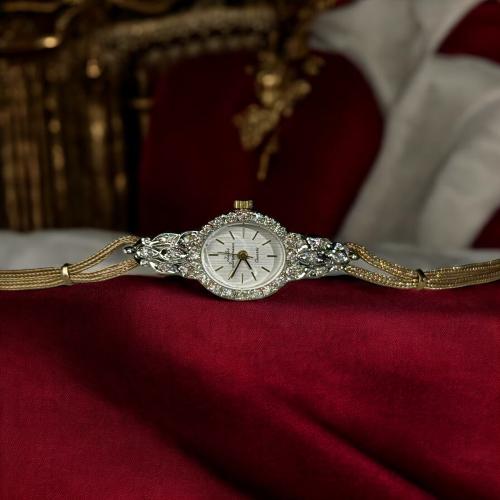 ساعه فنتج فاخرة من ماركة Jules Jürgensen الدنماركي...