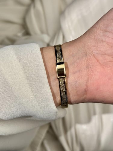 ساعة فنتج نادرة من دار Bulova، مطلية بالذهب ، ومرص...