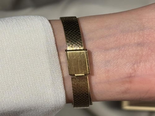 ‏ نبض أنثوي من زمن الثمانينات الزاخر بالأنوثة الجر...