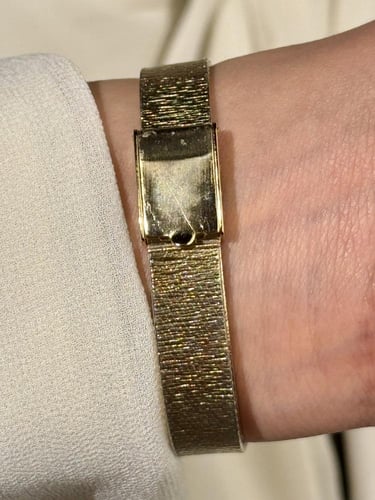 من أرشيف الثمانينات الزاخر بالأناقة والترف، تأتيك...