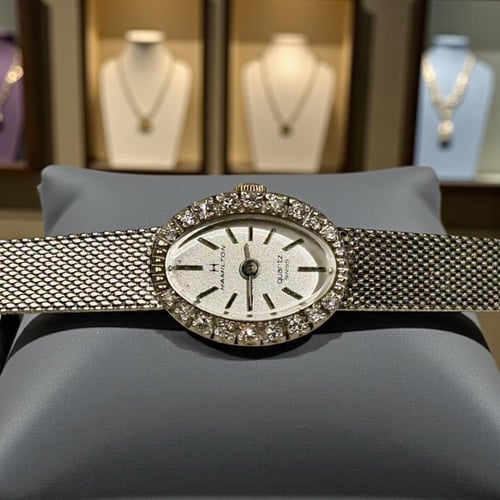 ساعه فنتج فاخرة بتصميم راقي مثالية للمرأة الراقية...