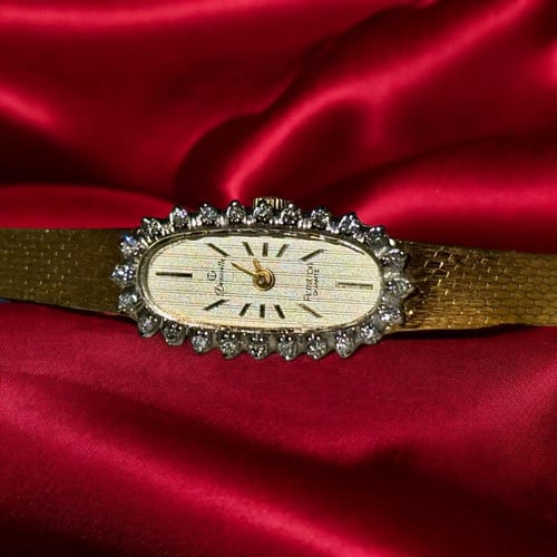 ساعة فنتج راقية من إصدار Deauville تأتيك بتصميم فن...