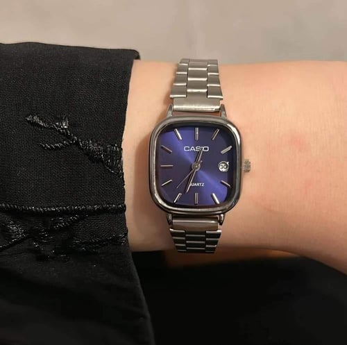 ساعة كاسيو LTP نسائية كحلي | حفر عبارة حسب الطلب