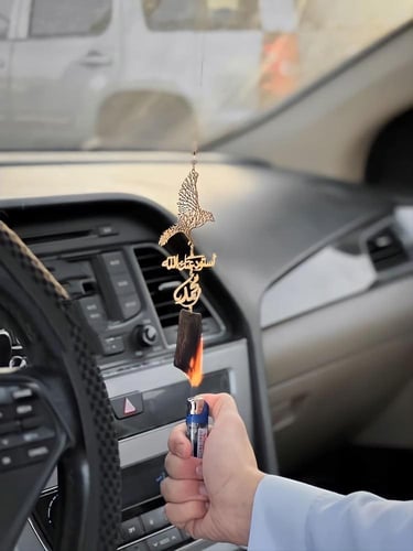 تعليقة سيارة صقر محفور – مع كسرة عود فاخرة بتصميم...