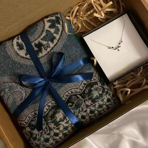 بوكس الياقوت – هدية شتوية مميزة بمظهر فاخر