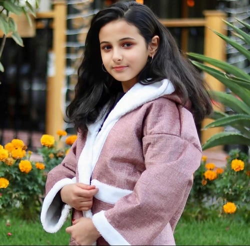 فروة شتوية بالاسم باللون الوردي – تصميم شخصي للأطف...