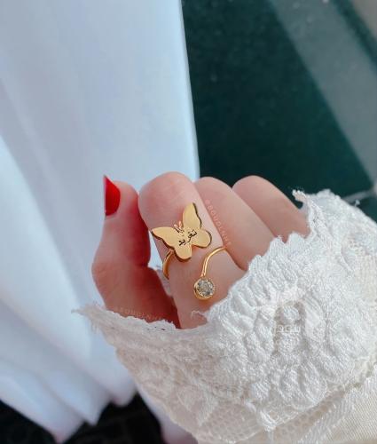 خاتم فراشة بالإسم مع فص _ تصميم أنثوي أنيق