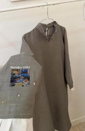 جلابية أطفال بطباعة رسومات مميزة _ تصميم عصري مريح