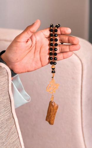 سبحه كسرة العود الفاخرة بالاسم