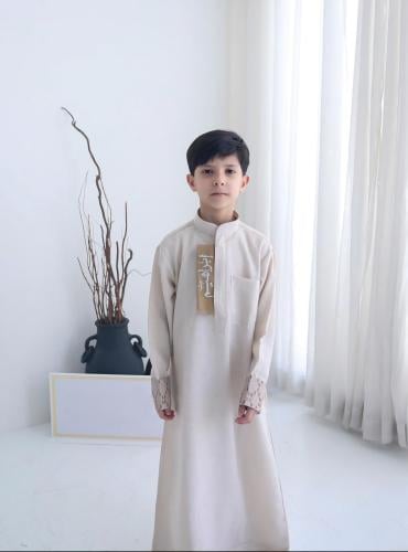 ثوب اطفال بالاسم بتصميم راقي ومميز