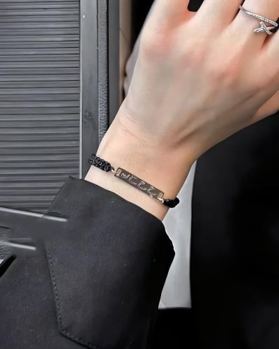 اسوارة نسائية بتصميم الأحرف المترابطة – لمسة فخامة...