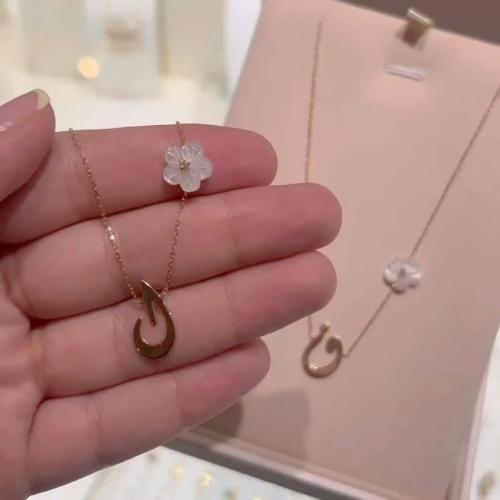 سلسال بحرف مخصص مزين بوردة ناعمة – تصميم أنثوي حسب...