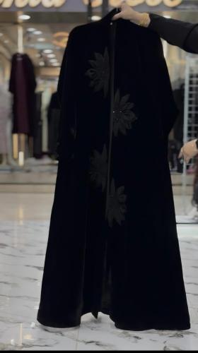 عباية شتوية فخمة بتصميم الوردة _ دفء وأناقة بتفاصي...