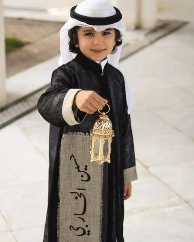 دقله البشت بالاسم انيقه باللون الاسود