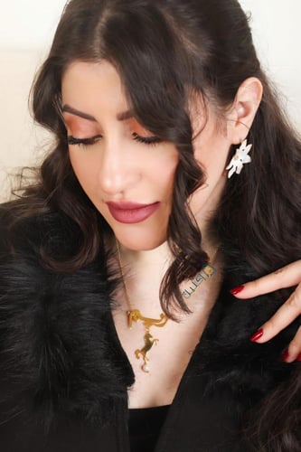 سلسال بالاسم بتصميم خيل فاخر – هدية مميزة حسب الطل...