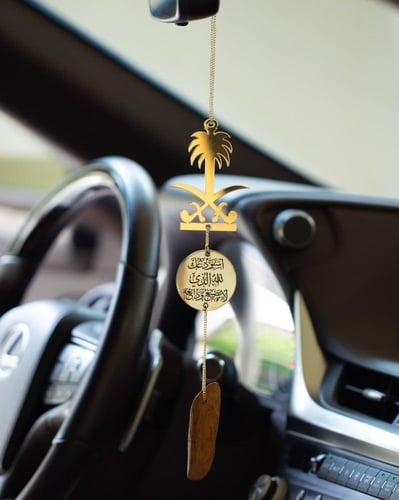 تعليقة سيارة سيفين بنخلة