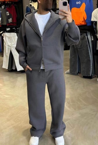 طقم شتوي رجالي فاخر – أزياء شتاء دافئة بتصميم مميز