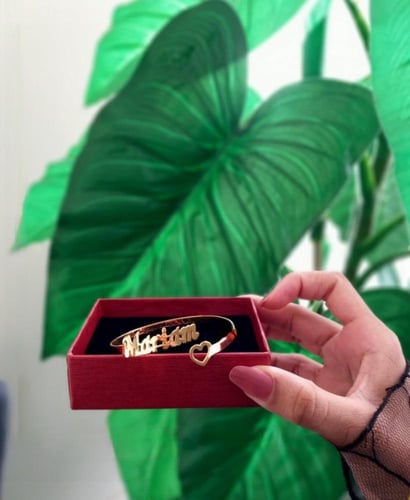 اسوارة بالاسم مع قلب صغير – تصميم راقي عربي أو إنج...